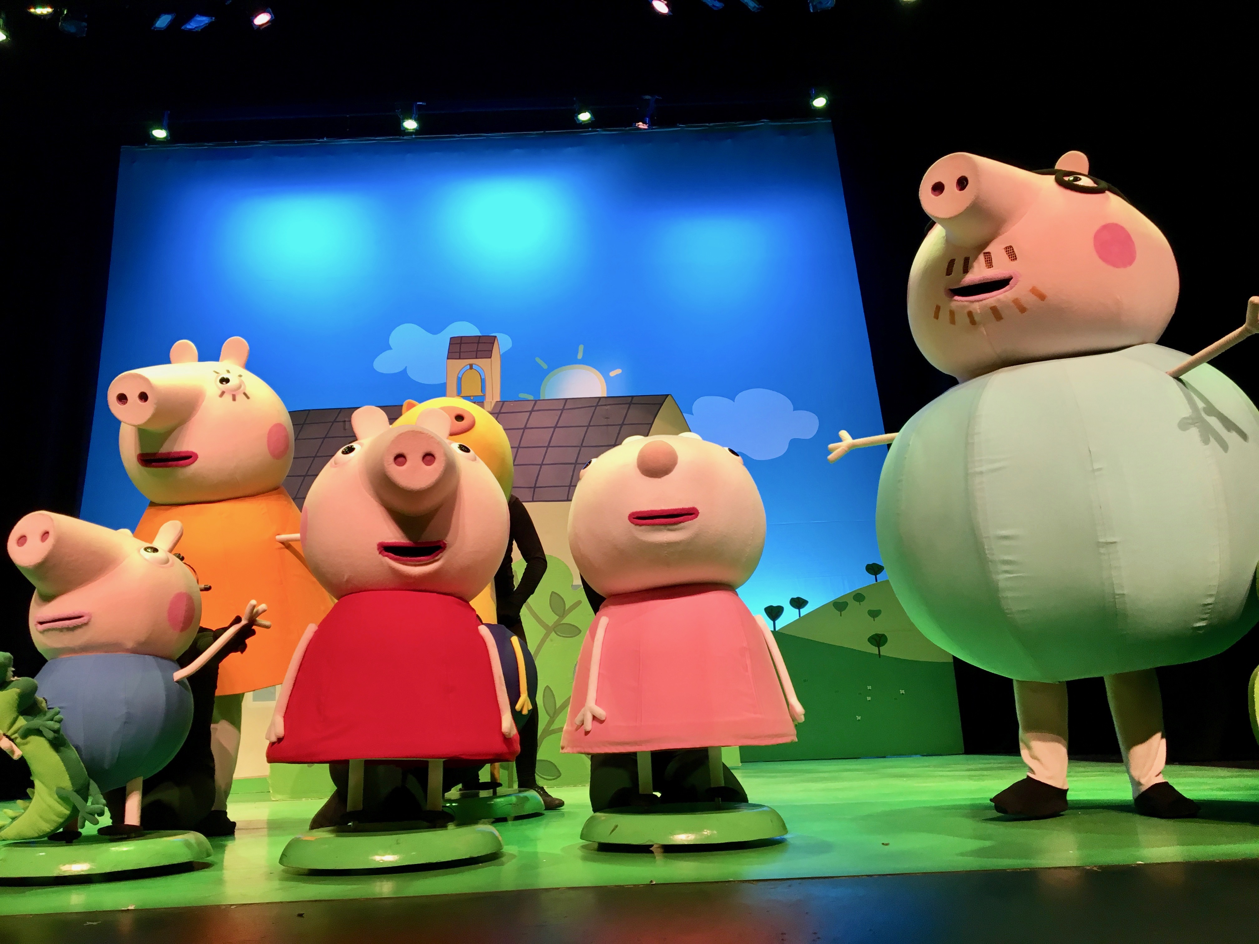 Peppa Pig and family at Richmond Theatre - Wander Mum